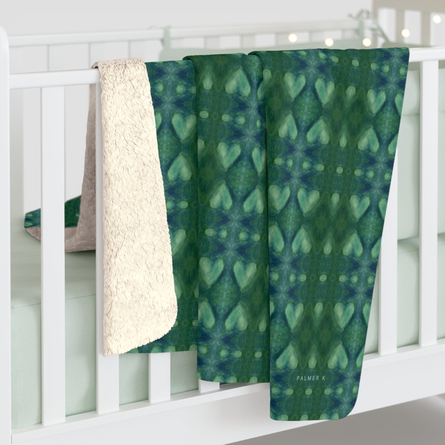 Sherpagreen Fleece throw with light green hearts