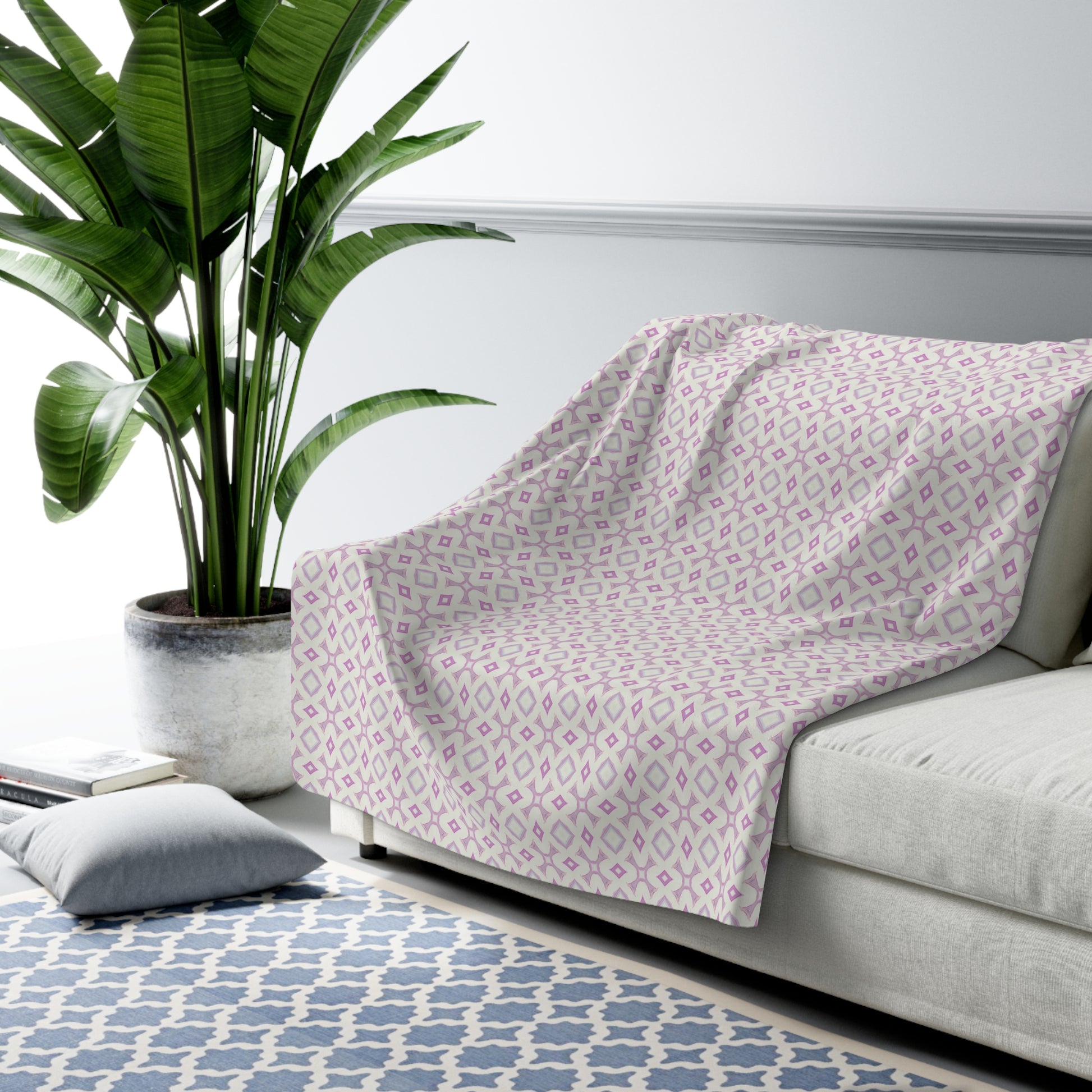 Unbelievably fluffy and warm - our high quality cozy fleece blanket in pink and white is impossible to leave behind. The perfect size for snuggling on the couch, by the fireplace or at outdoor events.
.: Made with 100% polyester that's 1/8'' (3mm) thick for extra warmth and a feel that is supremely soft to the touch. 
.: All fleeces come with a one-sided print and a velvety, plush backside for extra coziness. 
.: Available in 2 sizes - 50 x 60 throw size and 60 x 80 twin bed size