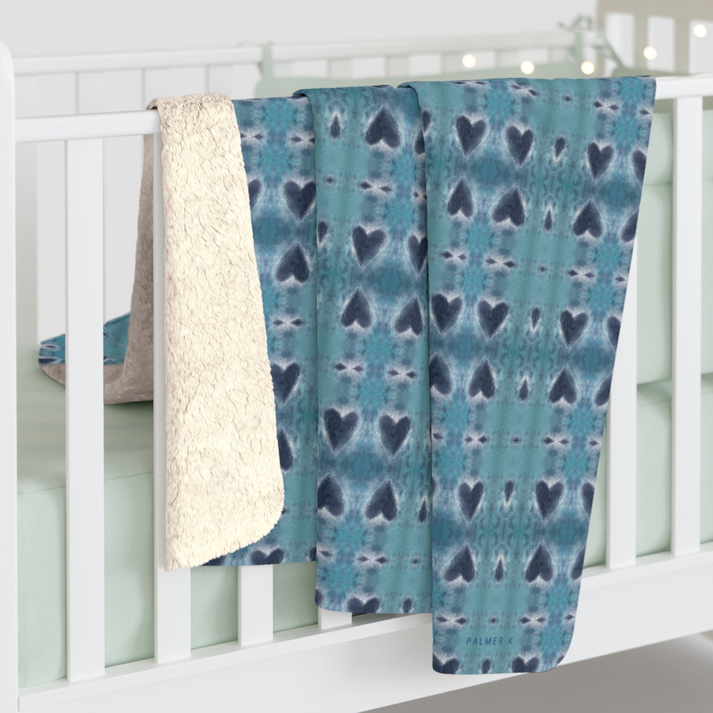 Sherpa Fleece throw with blue hearts