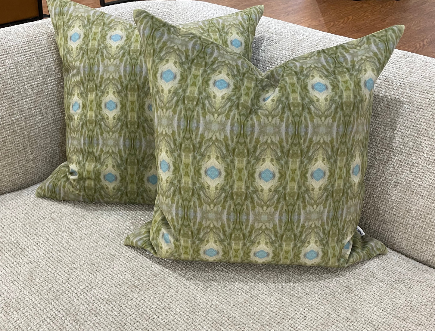 Square Pillow - On Tempo (SW/P12)