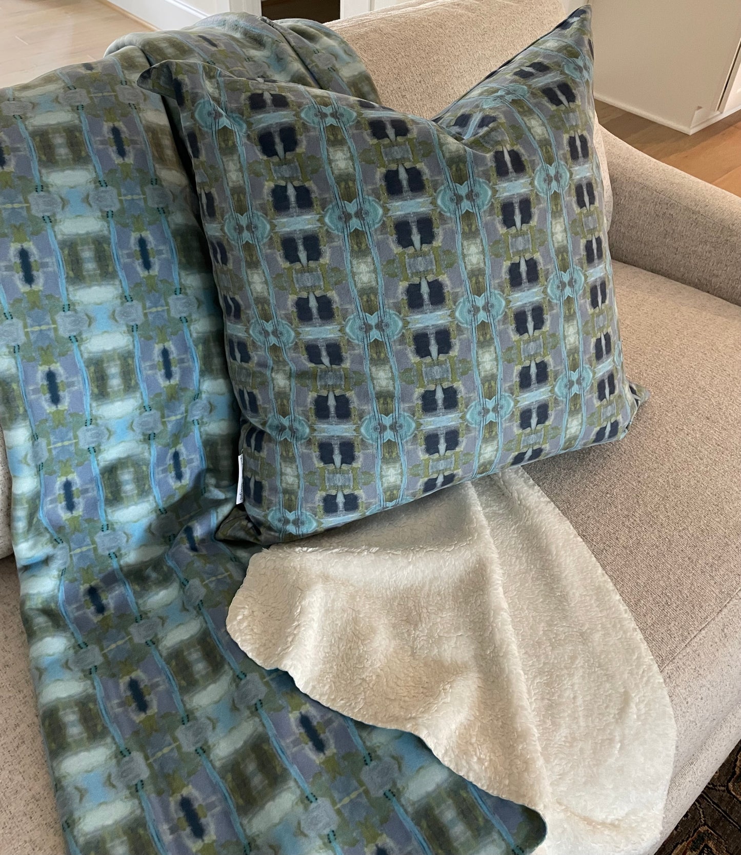 Square Pillow - Alto Duet (ABJ/P3)