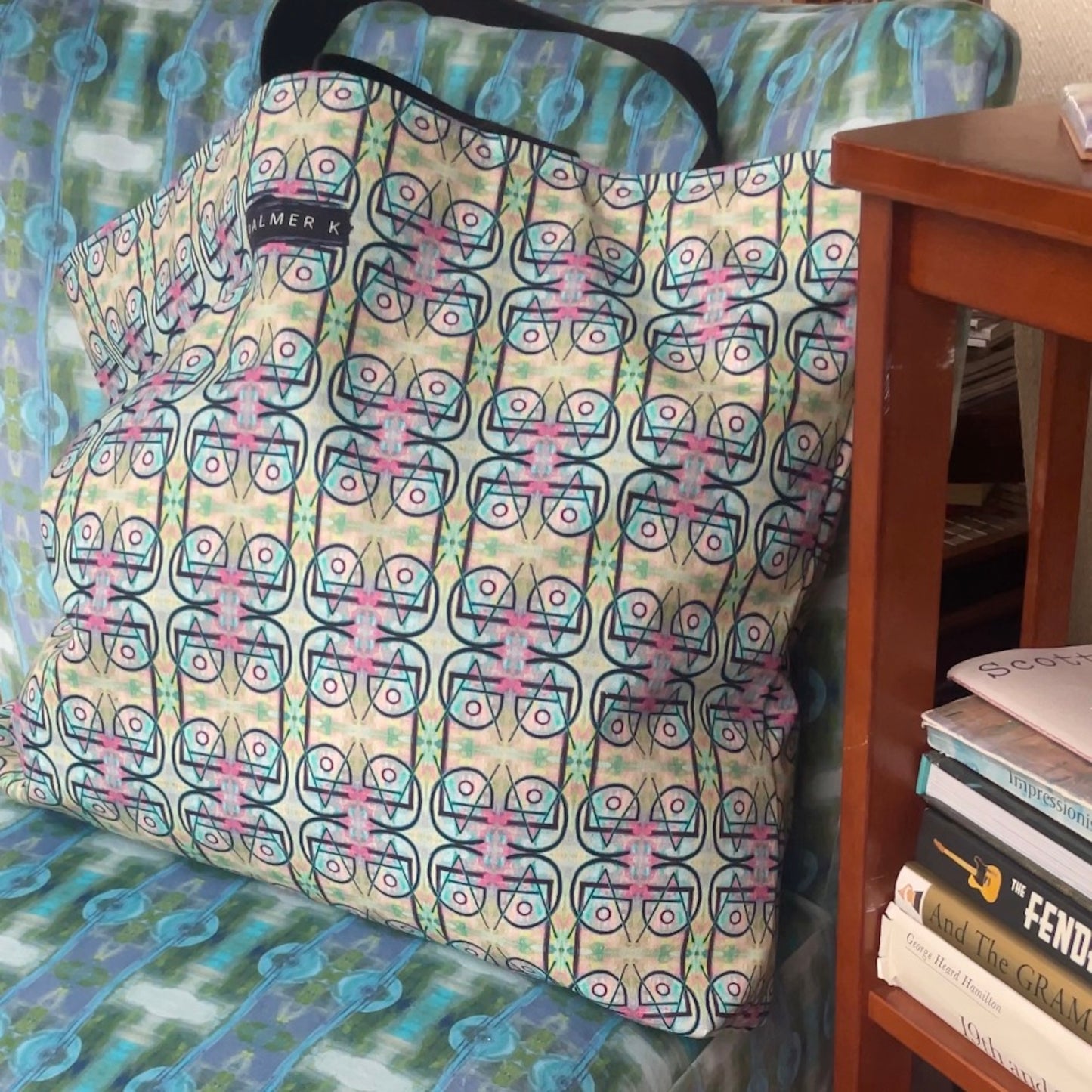 Market Tote - Love is a Vibe (LV/P0)