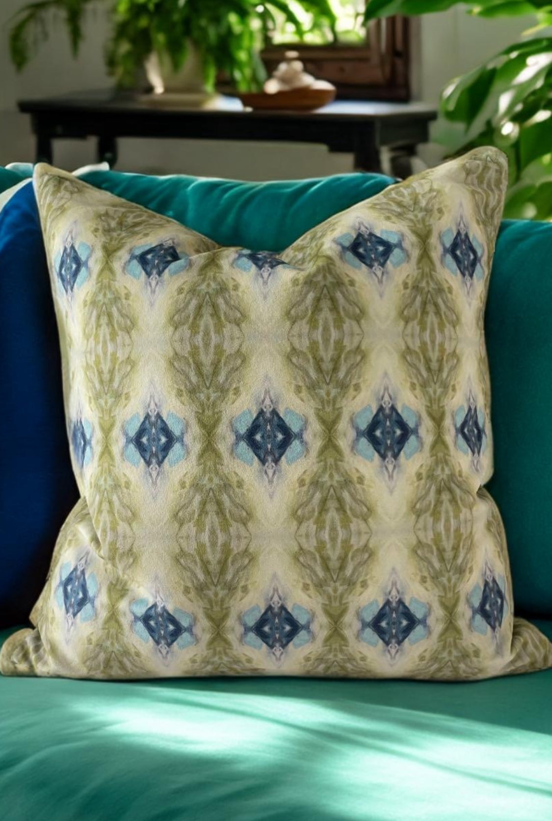 Square Pillow - Arpeggio (SW/P9)